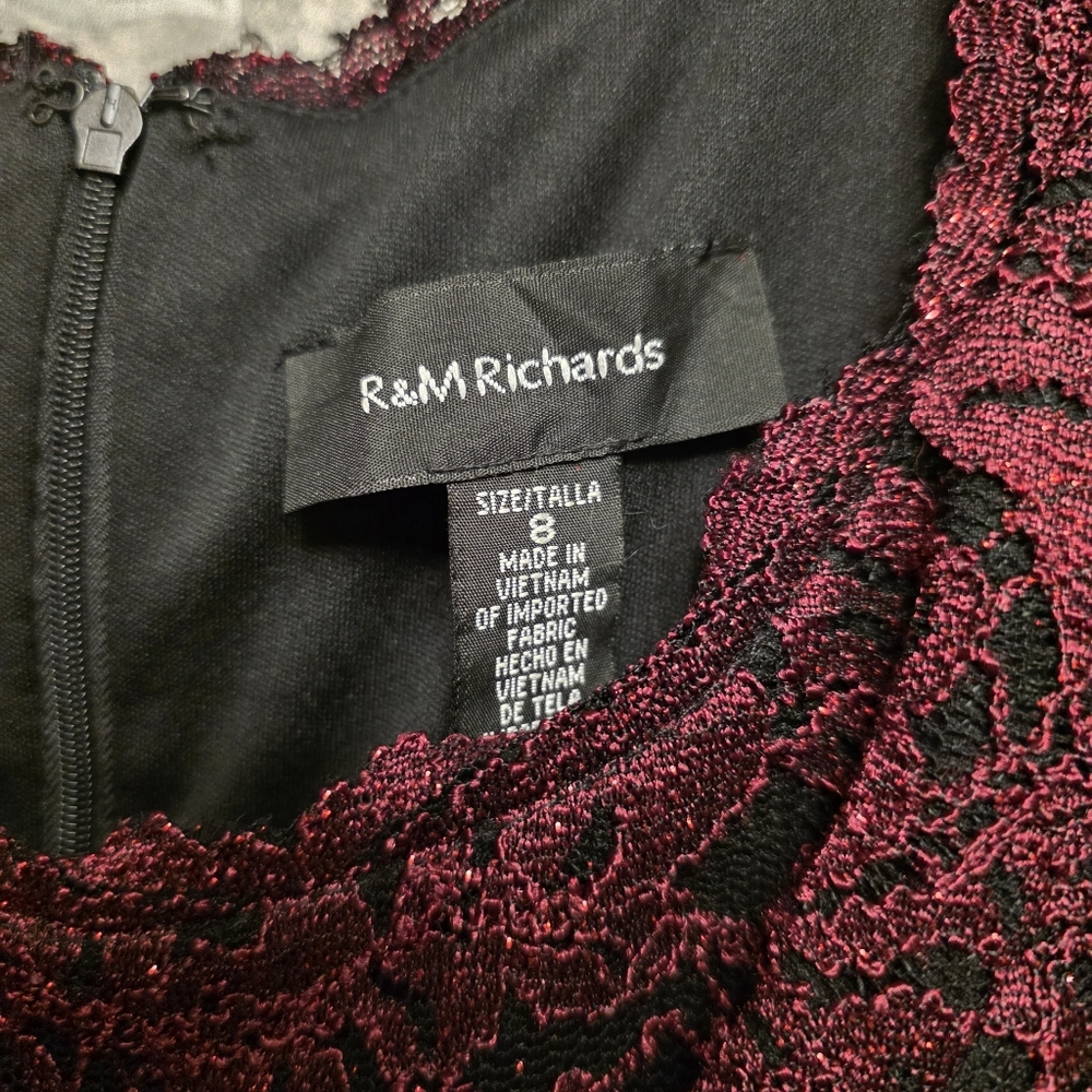 R&M Richards Black and Burgundy Lace Sleeveless Evening Gown Size 8 Loose Fit - Picture 7 of 11